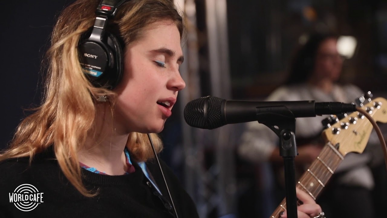Clairo wc