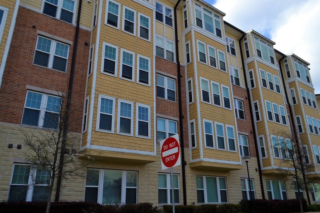 apartment building 4717689 1280